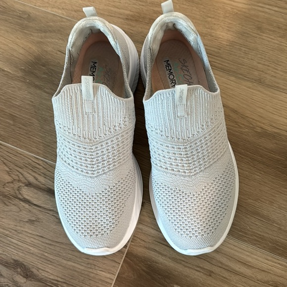 Women’s Skechers Ultra Flex 3.0 Size 7 - Picture 3 of 6